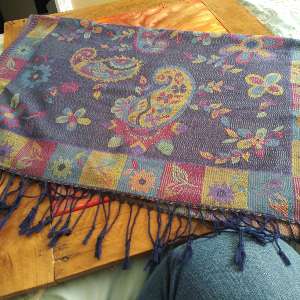 Scarf - Picture 4 of 4